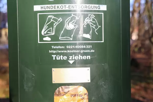 Dispenser for dog waste bag in Cologne green area