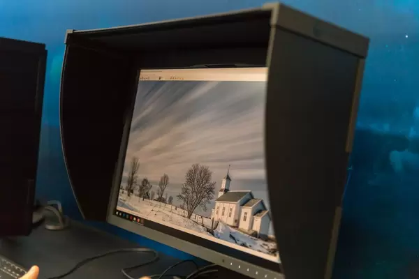 Display Monitor mit 4K Auflösung von Eizo Coloredge CG248-4K