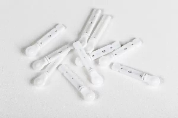 Disposable interchangeable needles for the blood glucose meter