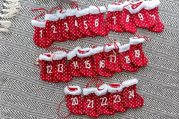 DIY Weihnachtskalender mit Nikolaussocken