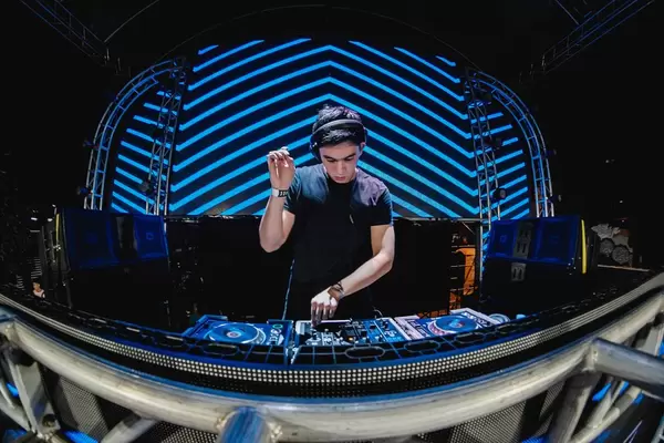 DJ Ian playing at DIangyang Music Festival