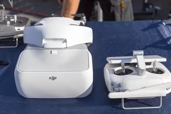 DJI FPV Goggles und Fernbedienung - Gamescom 2017, Köln
