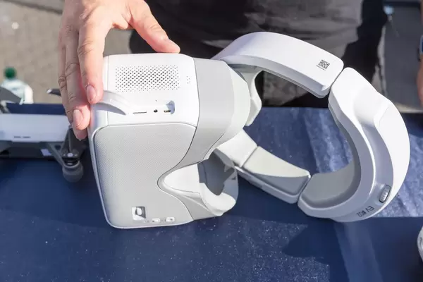 DJI FPV Goggles und Spark-Drohne - Gamescom 2017, Köln