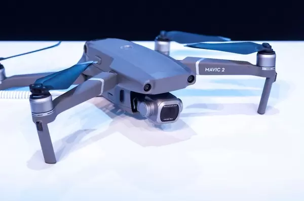 DJI Mavic 2 Pro mit quadratischem Gimbal und Hasselblad-Kamera