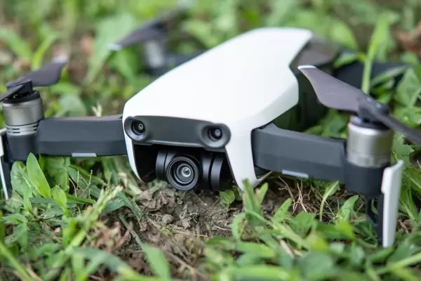DJI Mavic Air drone in the grass (Flip 2019)