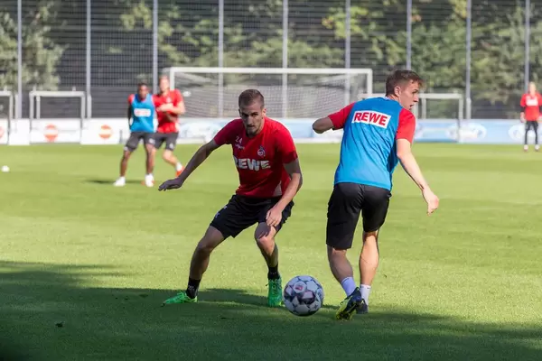 Dominick Drexler beim Dribbling