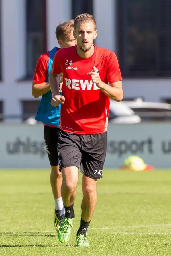 Dominick Drexler und Niklas Hauptmann dicht hinter ihm