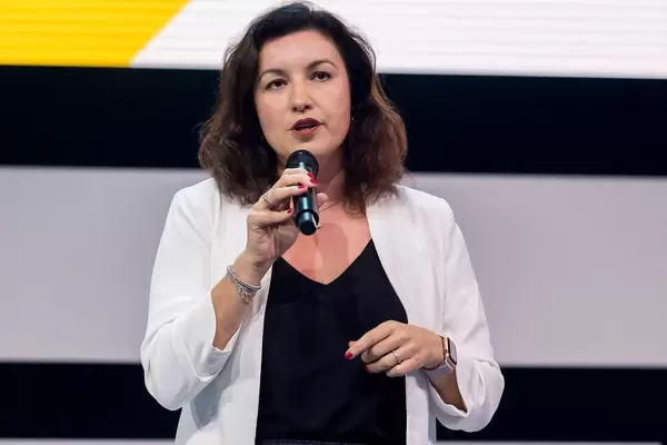 Dorothee Bär, member of the Merkel government and responsible for digitalisation in Germany, addresses a large expert audience at the Digital X convention in Cologne