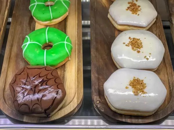Doughnuts mit diversen Glasuren