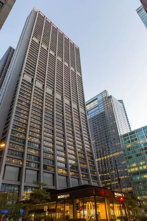 Downtown Chicago - Gebäude mit McDonald's