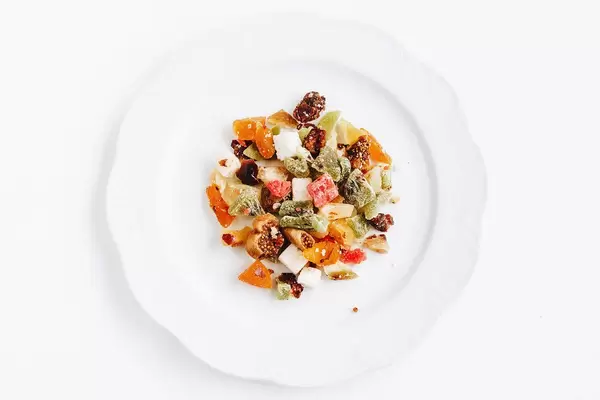 Draufsicht verschiedener Arten von Trockenfrüchten