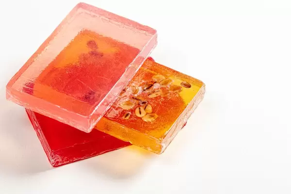 Drei Stück von hausgemachte Seife für Spa-Behandlungen und Hautpflege