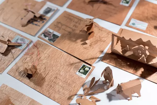 Dreidimensionale Postkarten und Grußkarten von formes Berlin