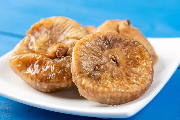 Dried Figs on the plate (Flip 2019)