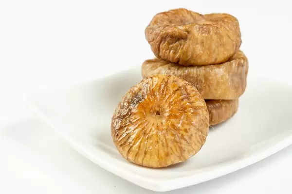 Dried Figs with white background (Flip 2019)