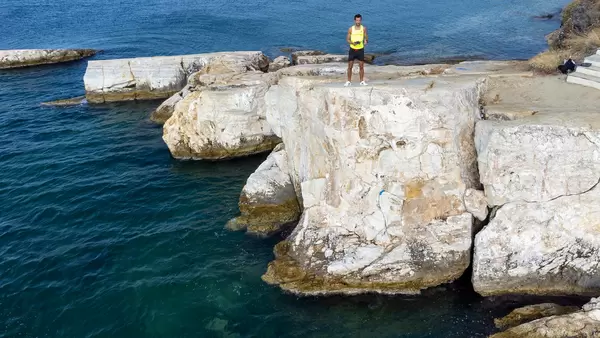 Drohnenfotografie während des Trainings bei Paralia Plakes auf Skiathos