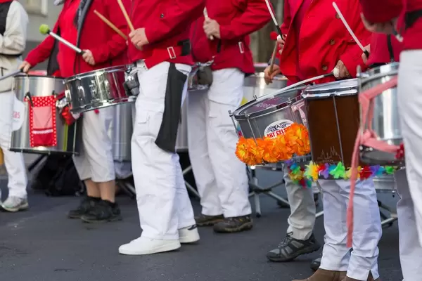 Drummers helping with the running rhythm - Cologne Marathon 2017
