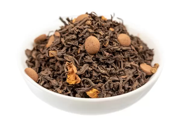 Dry black tea with chocolate