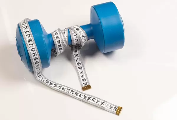 Dumbbell with measuring tape