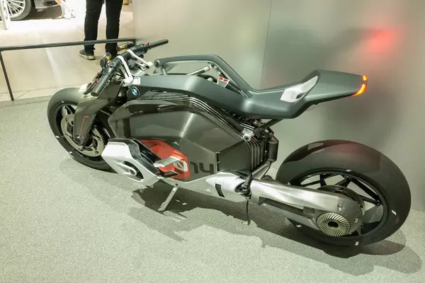 BMW E-Motorrad mit Kardanantrieb - Modell DC Roadster