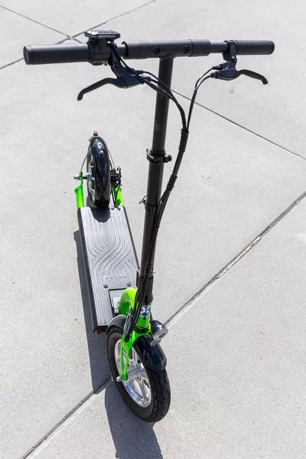 E-scooter with electric drive as an alternative means of transport for the future city life