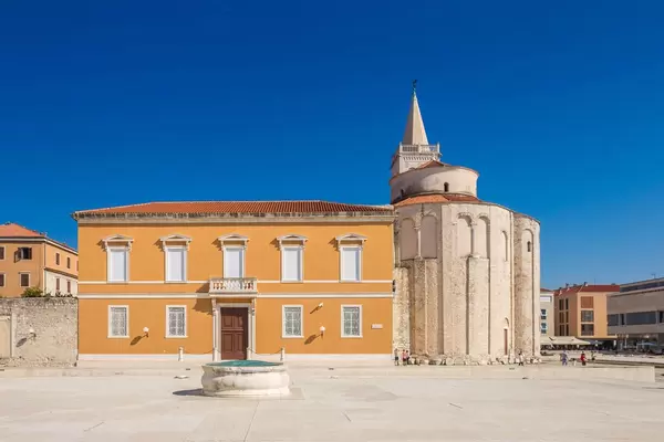 Ein antikes römisches Forum in Zadar, Kroatien