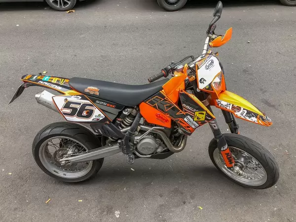 KTM Crossmotorrad für die Straße