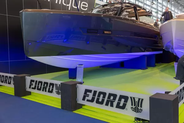 Ein Schnellboot von Fjord - Boot Düsseldorf 2018
