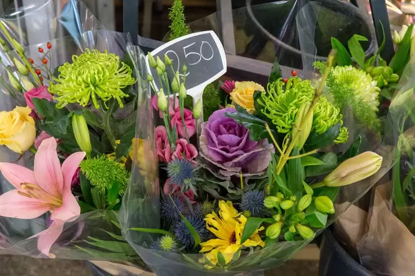 Ein Strauß Blumen zum Verkauf für 2,50 in Venlo