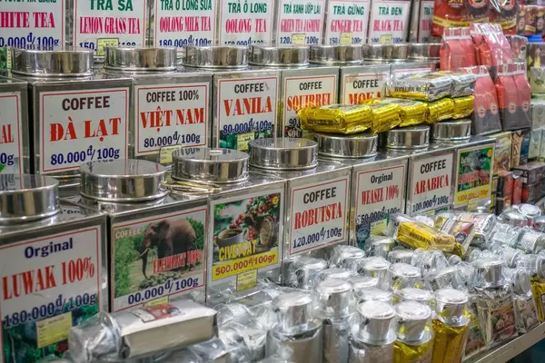 Eine riesen Auswahl an Kaffee und Tee auf dem Markt in Saigon