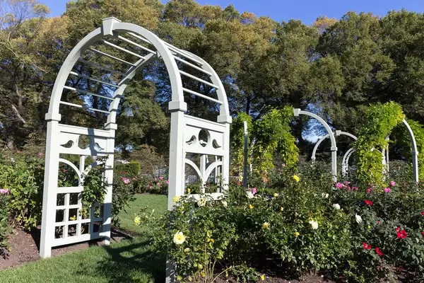 Eingang zum Blumengarten