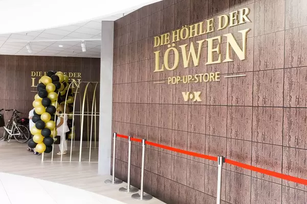 Eingang zum Pop-Up-Store Die Höhle der Löwen