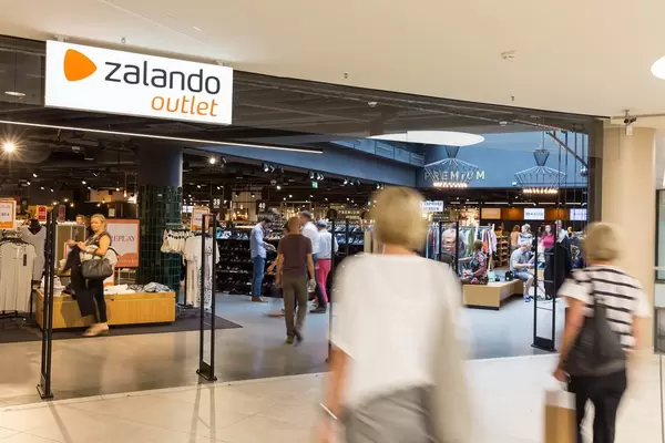 Eingang zur Zalando-Filiale