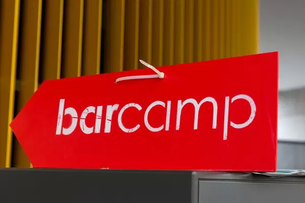 Eingangsschild für das Social-Media-Marketing Barcamp in Wiesbaden