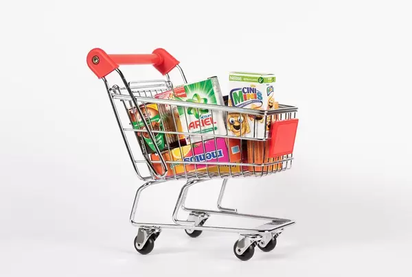 Einkaufswagen mit Waschmittel