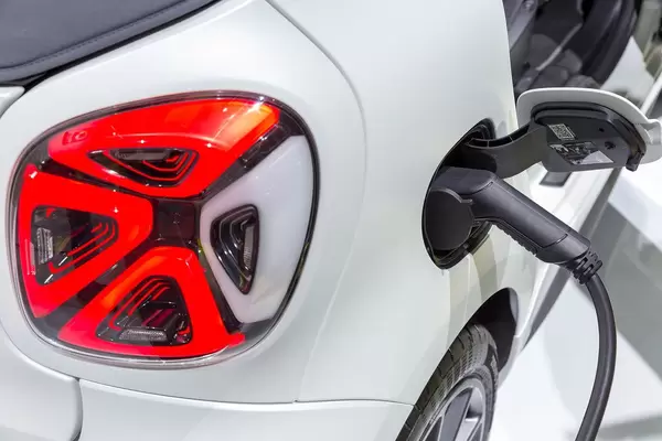 Electric mobility with city car Smart EQ fortwo, charging with type-2-connector