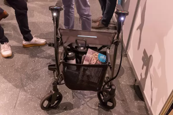 Elektrischer Rollator von Ello