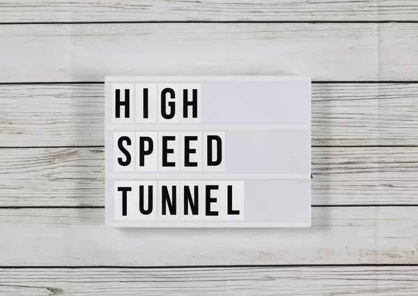 Elon Musk zeigt Video des „beunruhigend langen“ Highspeed-Tunnels unter L.A.