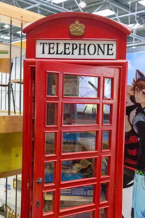 Englische Telefonzelle ausgestellt auf dem BarCamp in Bonn