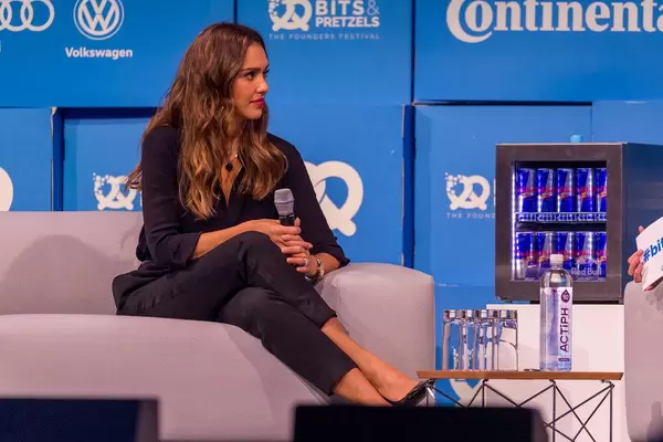 Entrepreneur Jessica Alba auf der Tech-Konferenzt Bits & Pretzels auf dem Oktoberfest