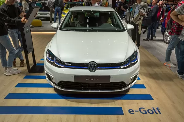 Environmentally friendly vehicles at German car show IAA: all-electric e-Golf by VW with and emergency assist and blind-spot sensor