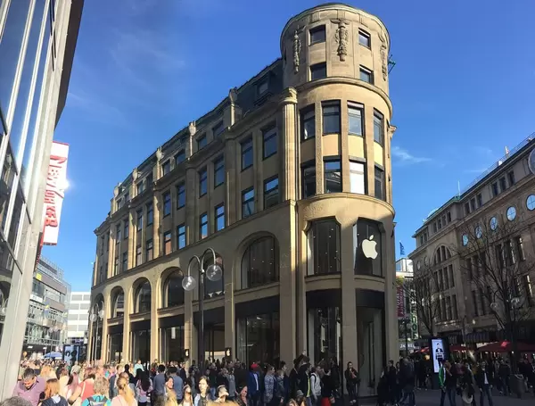 Eröffnung Apple Store Schildergasse Köln