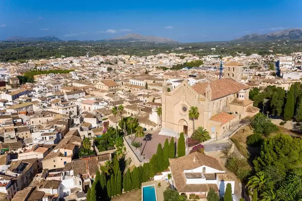 Església parroquial de la Transfiguració del Senyor. Parish church above Artà, Mallorca, drone photo