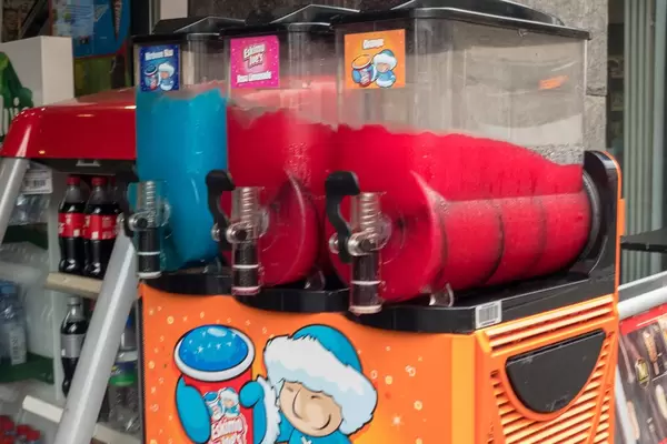 Eskimo Joe's Säfte: Rosa Limonade, Orange und Himbeere Blau