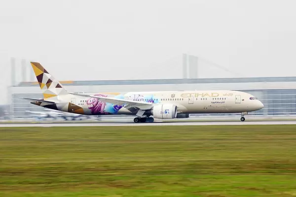 Etihad Airways Boeing B787, "ADNOC - Choose Singapore" livery at Munich Airport