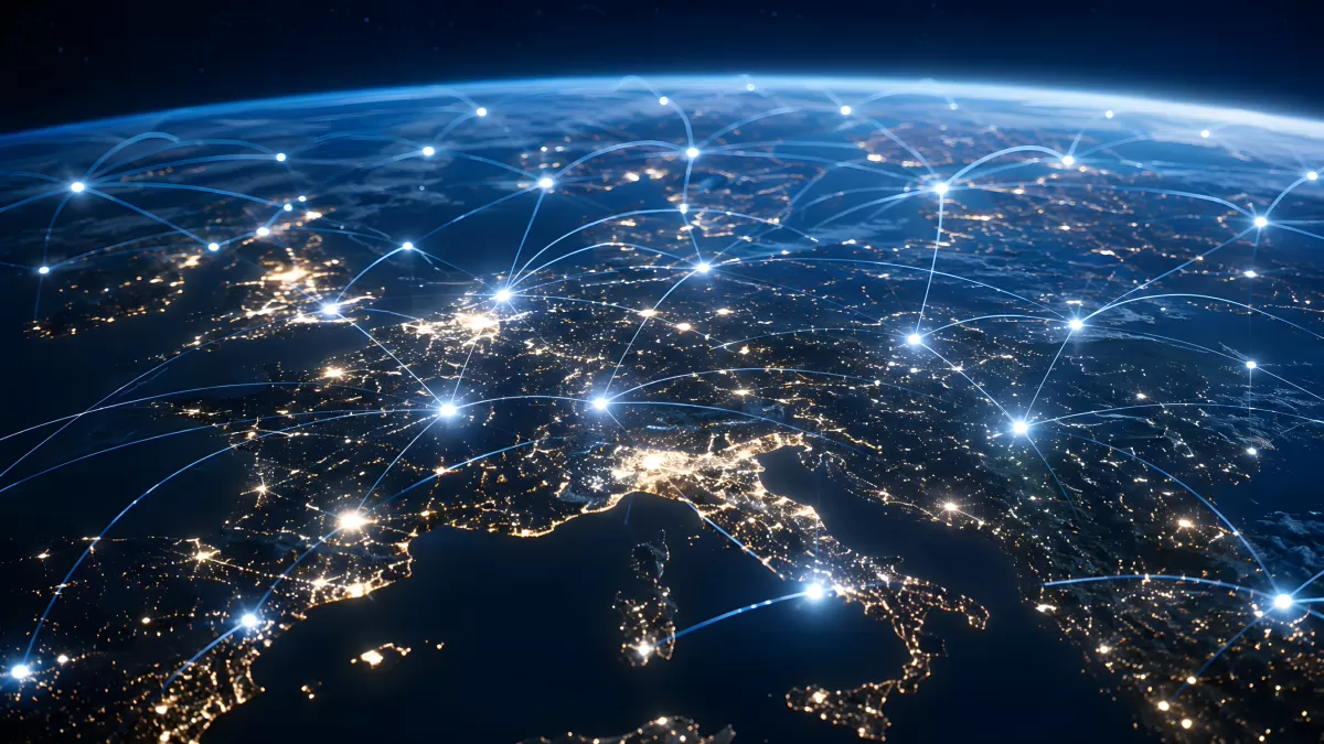 Europa bei Nacht aus dem All mit Datennetzwerk