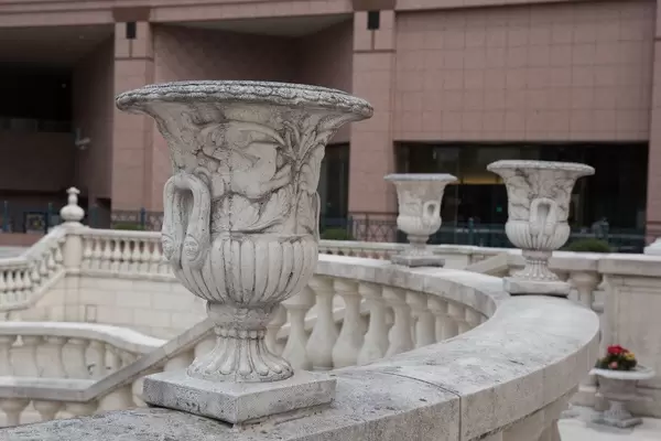 Extravagant Blumentöpfe aus Kalkstein, Tokyo