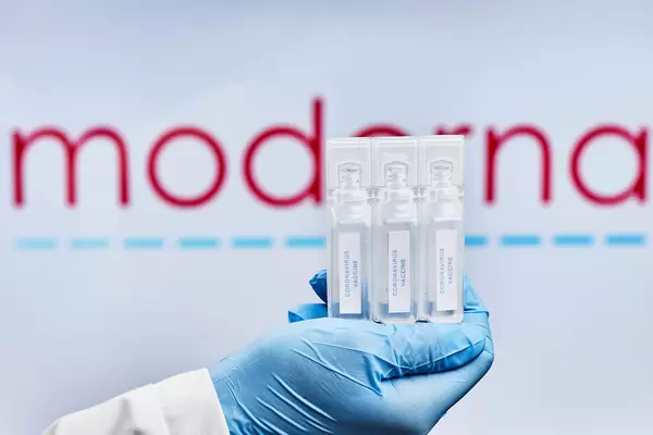 F.D.A. clears Moderna vaccine