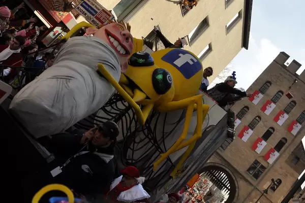 Facebook-Wagen am Rosenmontagszug 2012