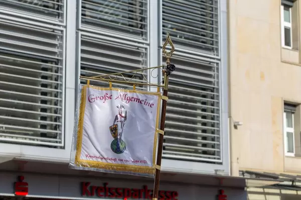 Fahne der Großen Allgemeinen Karnevalsgesellschaft von 1900 - Kölner Karneval 2018